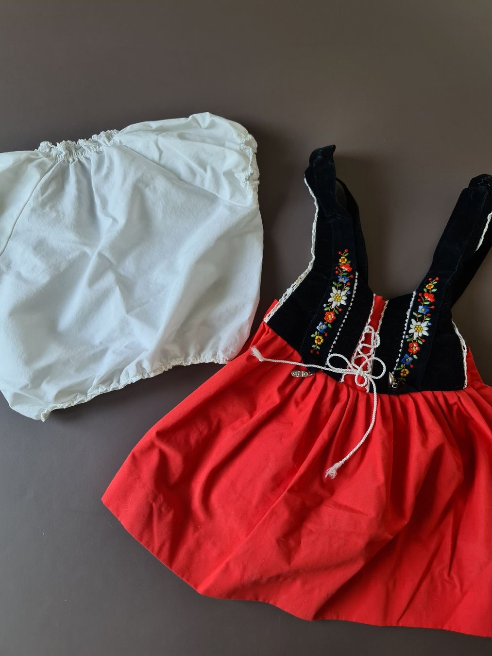 Kleider & Röcke: Schweizer Tracht / Dirndl für Mädchen – Neu (gemäss Beschreibung) aus Uster von Cruleye 8