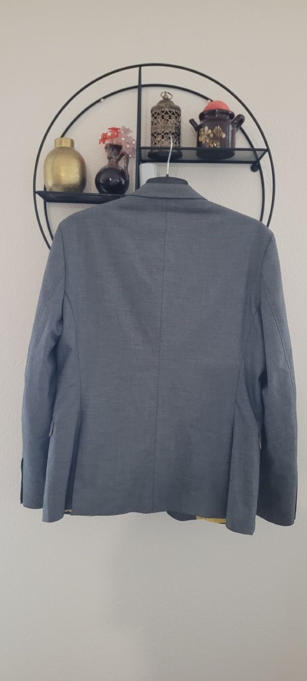 Zara Giacche: ZARA Blazer Man - Taille 54 - Grise avec doublure jaune – Nuovo (secondo la descrizione) da Vevey venduto da obi_n8zc 2