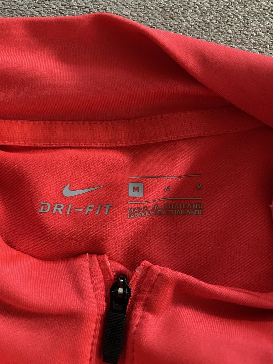 Nike Leibchen & Hosen: Pull d'entraînement Liverpool FC - Taille M – Gebraucht aus Rossemaison von Carduelis 3