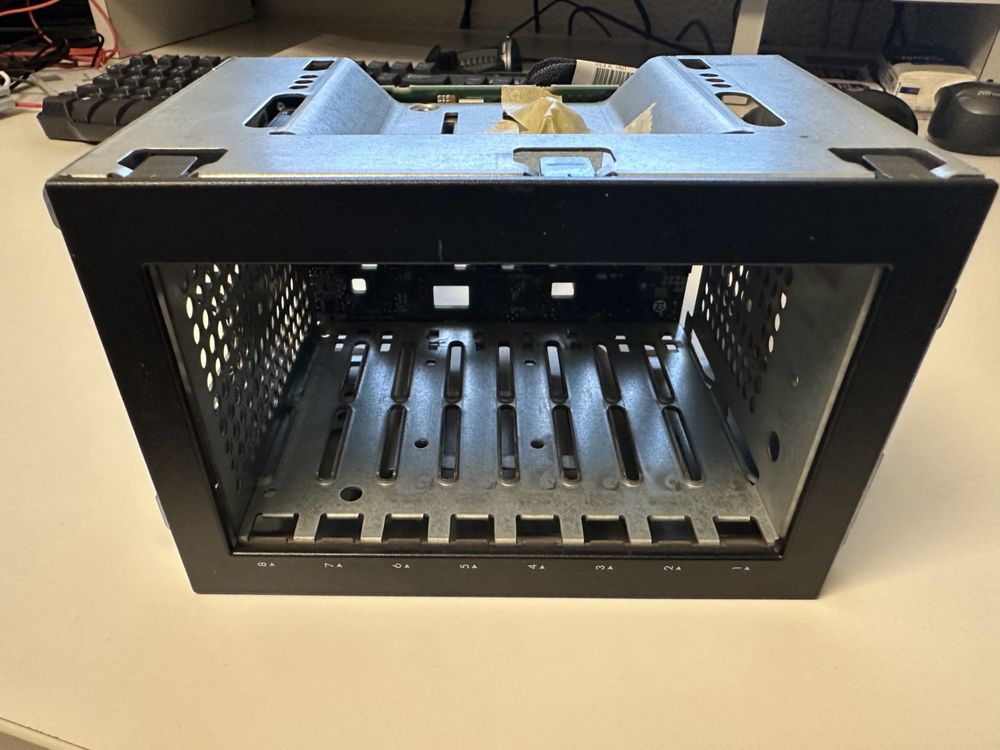HP ProLiant ML350 Gen8, 8x SFF HDD Drive Cage inkl Backplane (Gebraucht ...