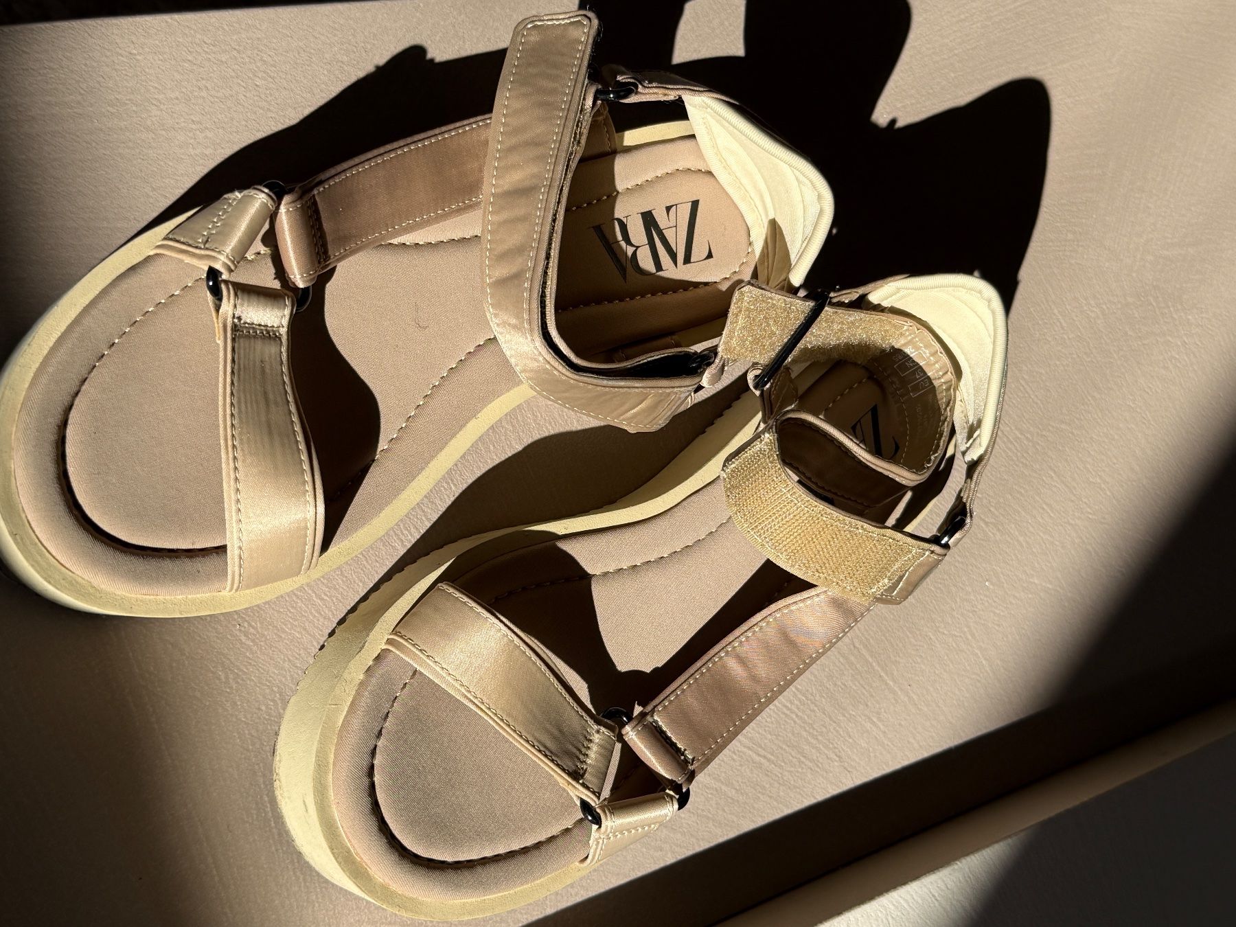 Zara Scarpe da donna: Sandale Zara – Usato da Broc venduto da zai_9jlg