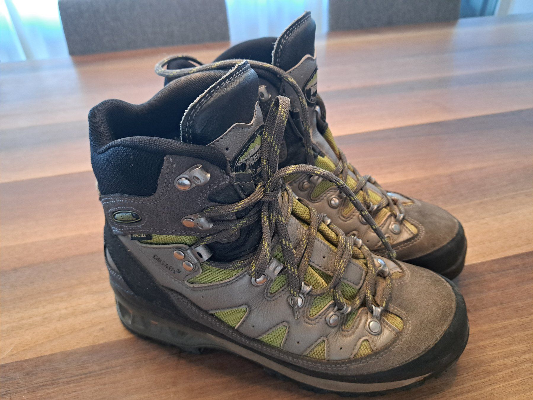 Meindl Chaussures hommes: Wanderschuhe Meindl Gr. 40 – D'occasion à Baar par Bruce37