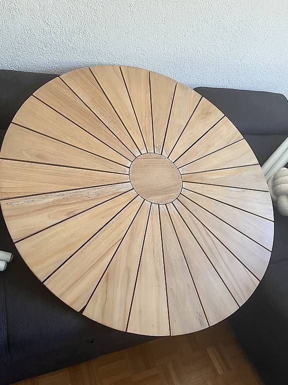Set di tavolo e panche: Stupendo set da balcone  – Usato da Minusio venduto da mel_dk8w 2