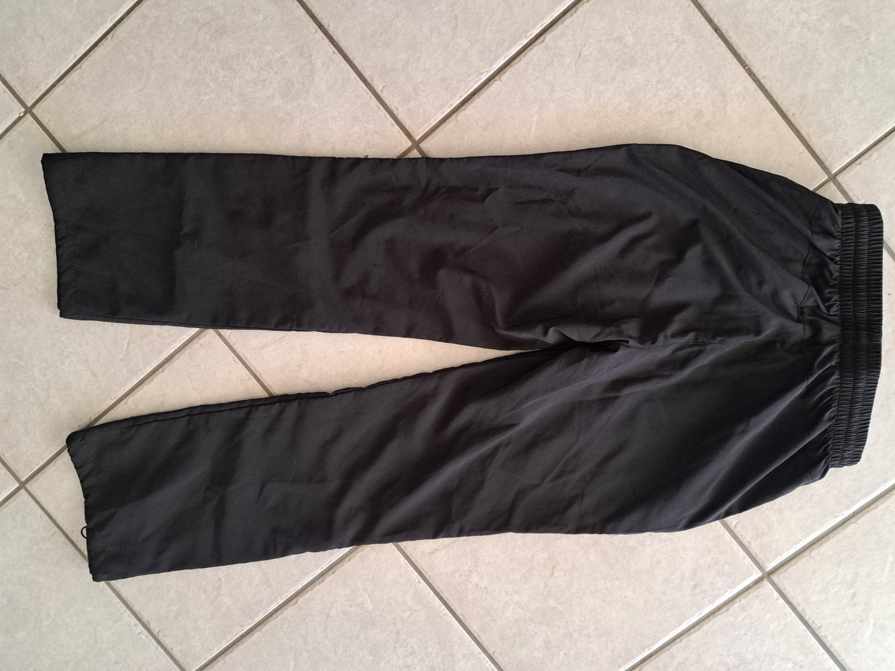 Erima Pantaloni: Erima Trainerhose gr 34 neu – Nuovo (secondo la descrizione) da Thun venduto da Thun67 1
