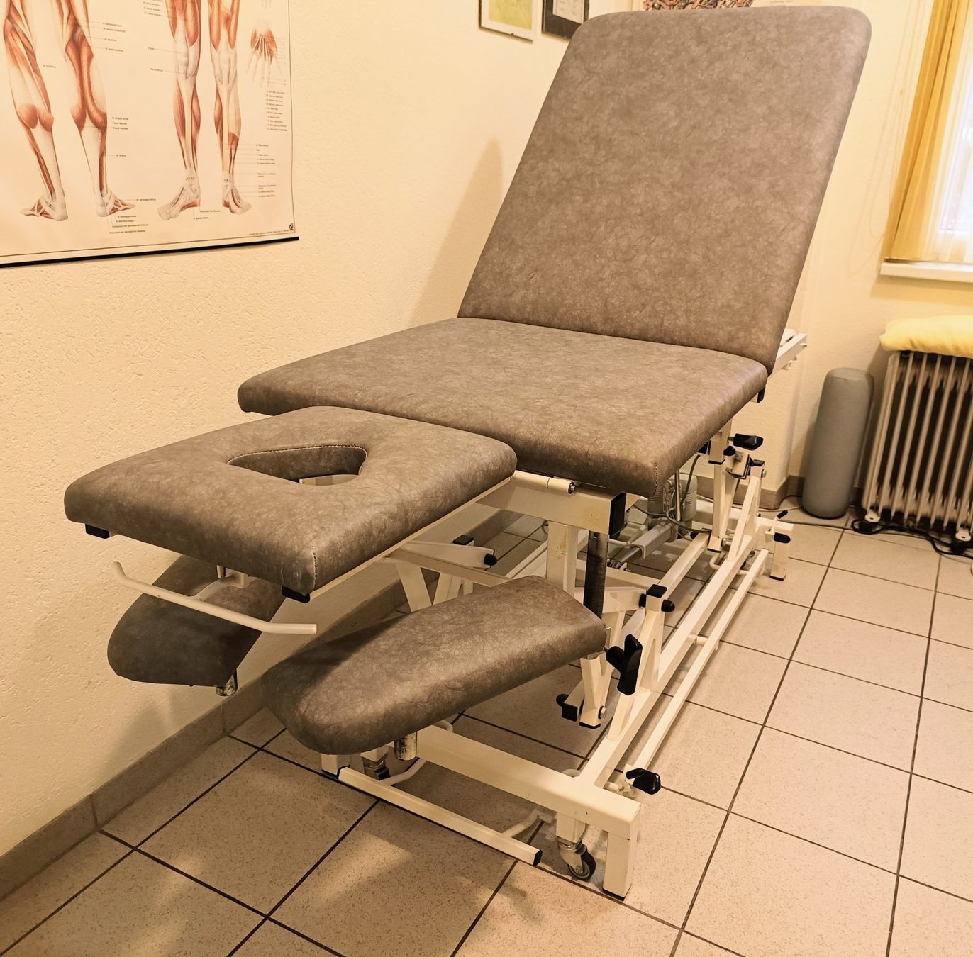 Sedie a sdraio: Professionelle elektrische Massageliege – Usato da Zürich venduto da Qualle55 3