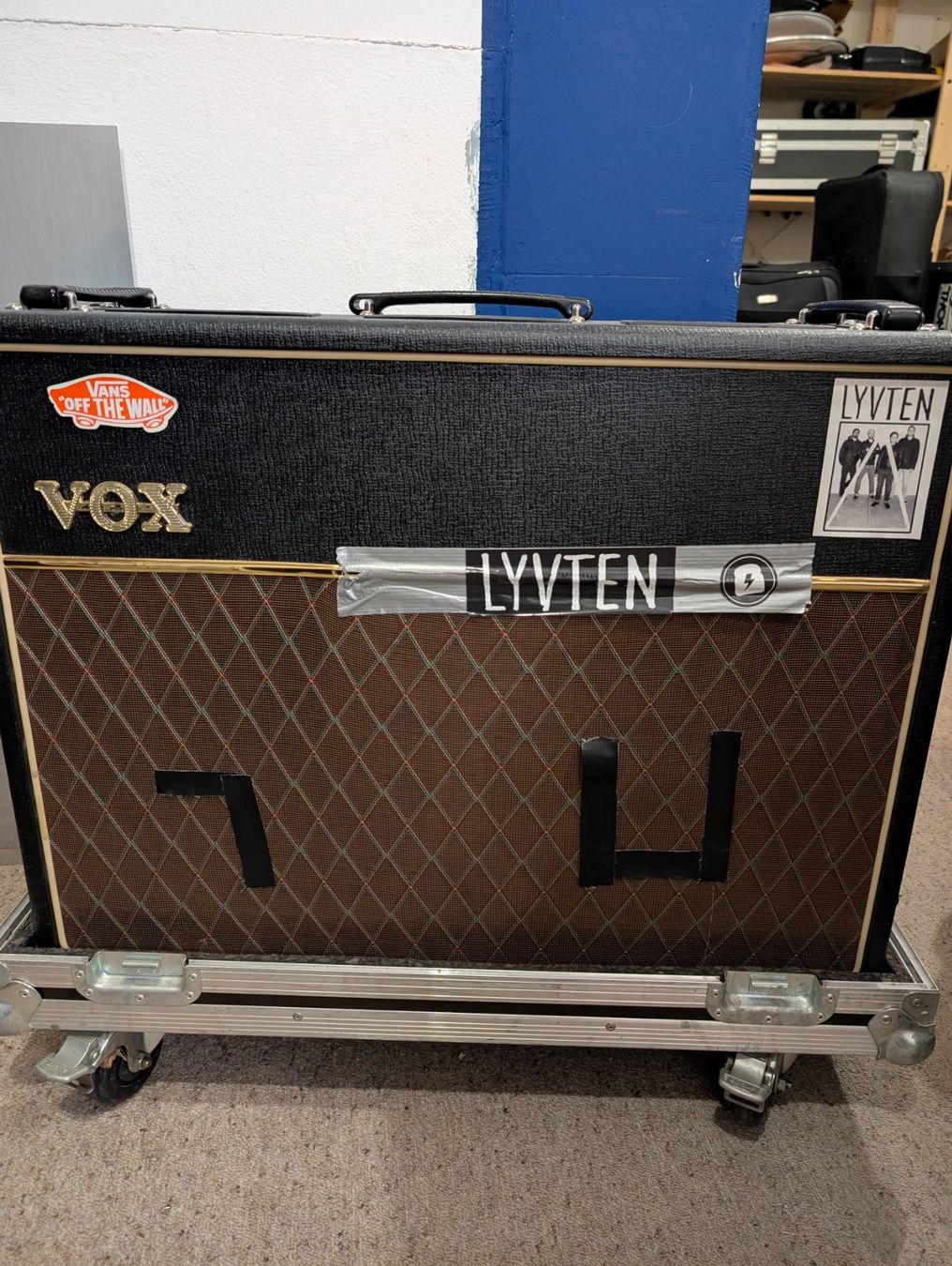 Vox Amplificateurs: VOX AC30CC2X Custom Classic mit gratis Tour-Case – D'occasion à Zürich par skerkhof