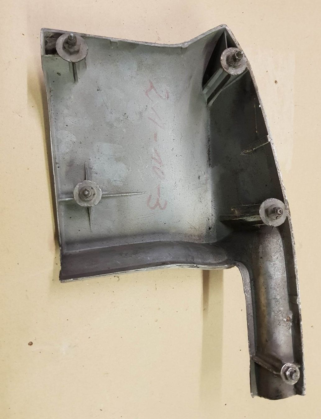 Dodge Tutti pezzi di ricambio auto: Dodge Dart Guss-Ecken hinten – Usato da Niedergösgen venduto da usc_8qc6 4