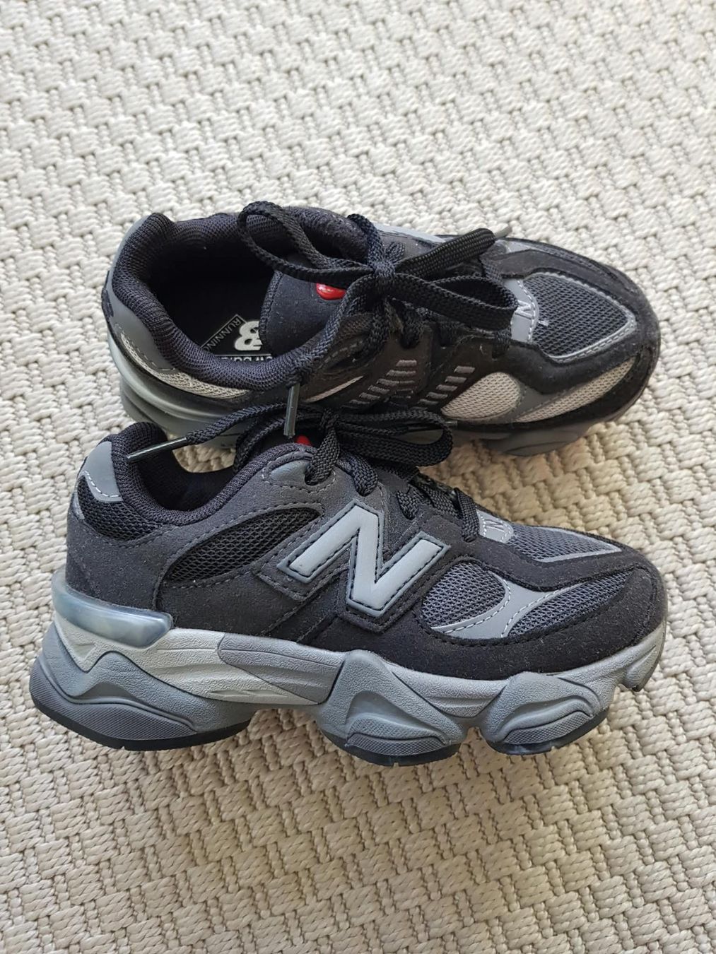 New Balance Scarpe per ragazzi: New Balance Kinder Sneakers – Usato da Münchenstein venduto da mt25
