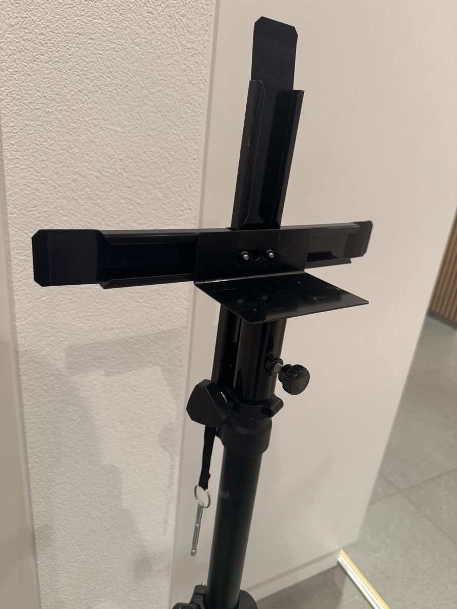 Sonstige Dekorationen & Accessoires: Dartboard Ständer – Gebraucht aus Emmetten von cat_7fvq 4