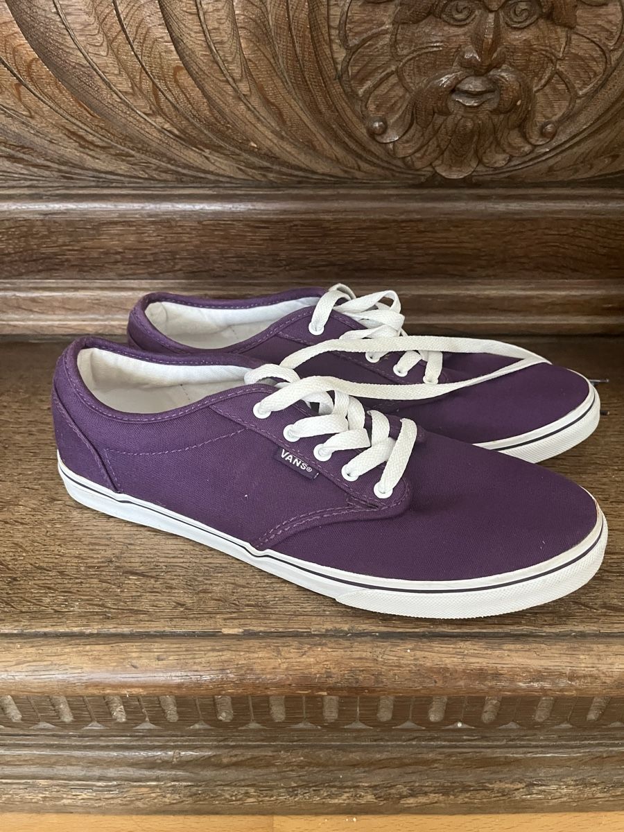 Vans Herrenschuhe: Vans Low-Top Sneakers - Deep Purple, Size 40 - EUC! Stylish – Gebraucht aus Uetikon am See von erz13