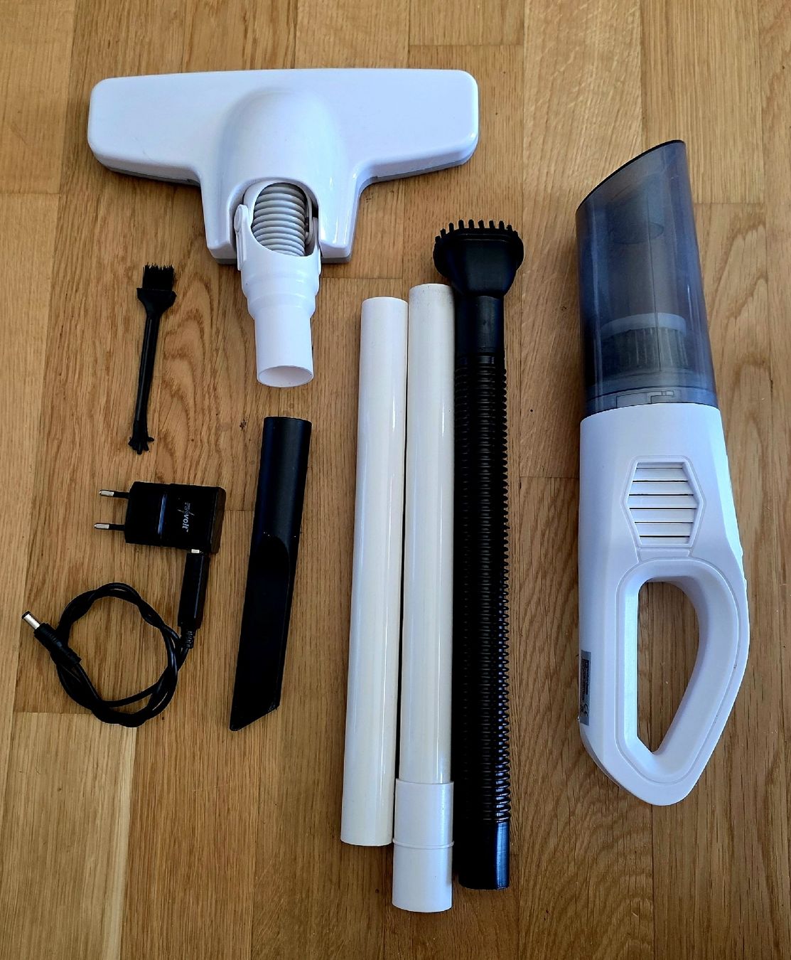 Aspirapolveri & Accessori: Handstaubdauger mit zubehör aufladbar – Nuovo (secondo la descrizione) da wetzikon venduto da Bestedienste 2