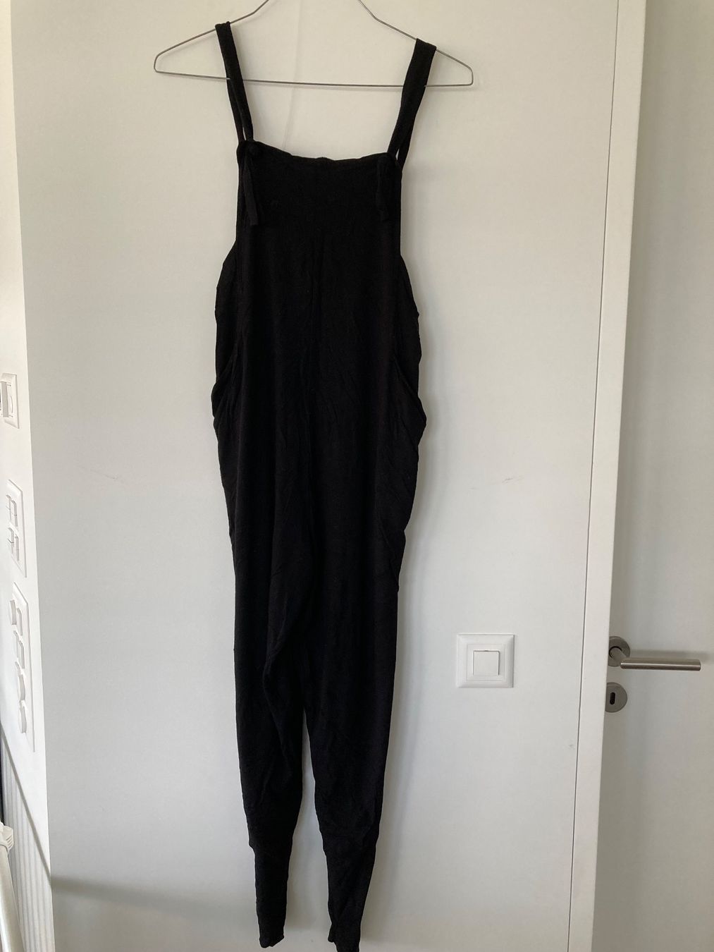 Asos Tute: 2 schwarze Umstands-Jumpsuits Gr. 36/S – Usato da Stäfa venduto da elog 1
