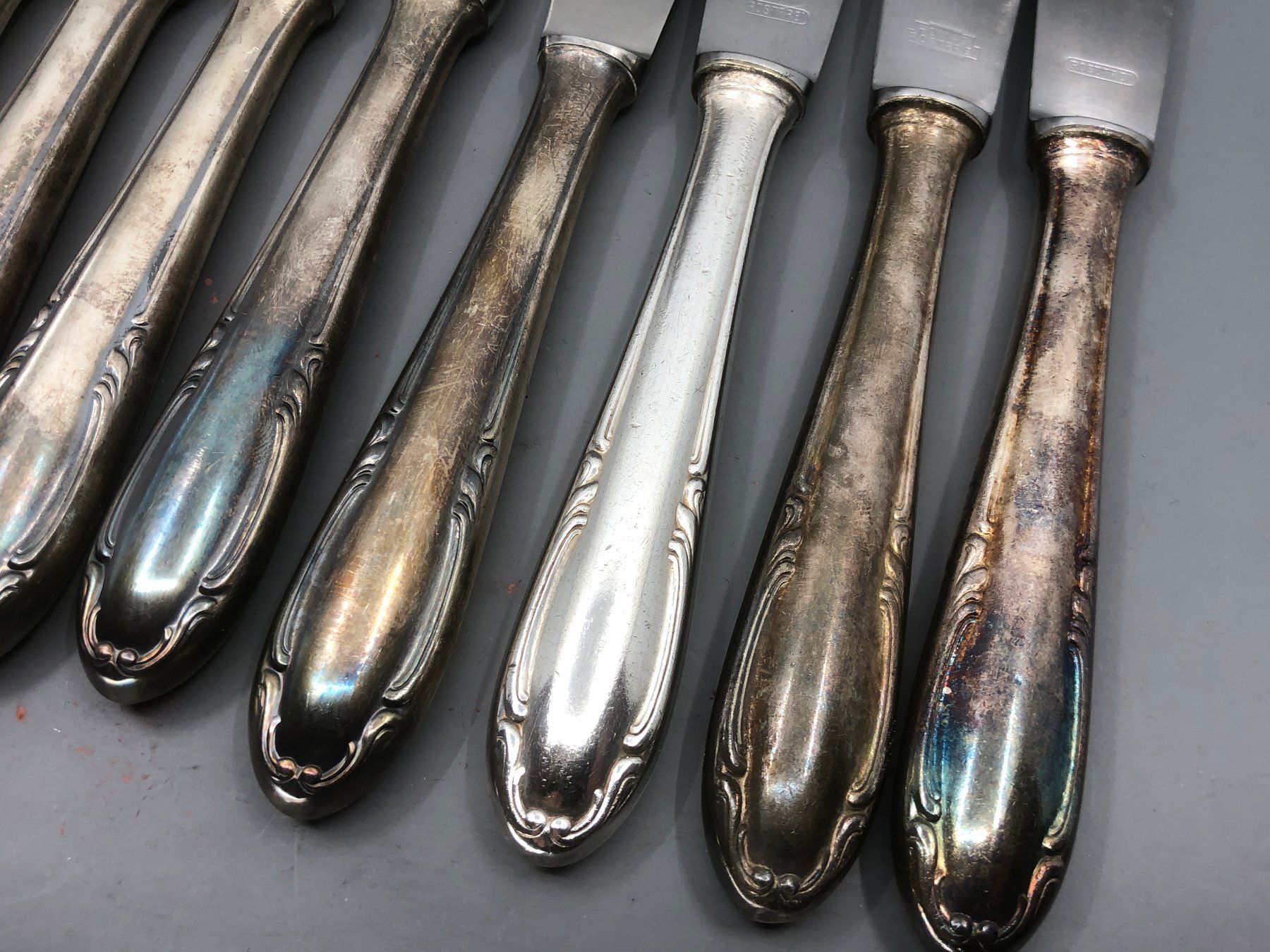 Besteck: 9 Tafelmesser versilbert Homag Steakmesser – Gebraucht aus Basel von Tiabeanie 2