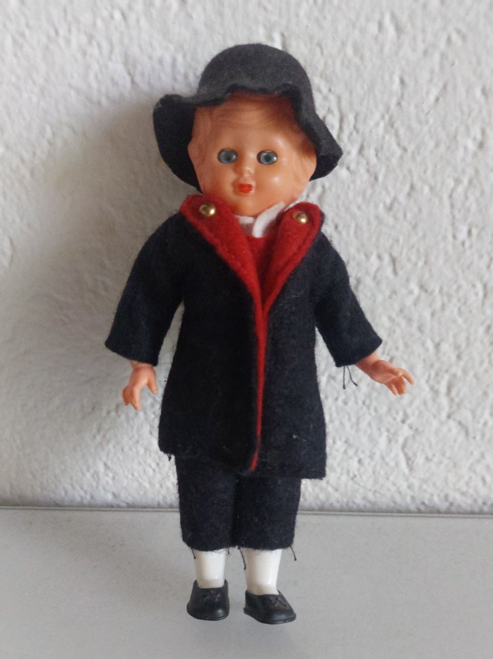 Poupées: Ältere Trachtenpuppe – D'occasion à Erlinsbach par pfunky