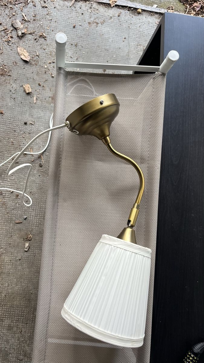 Ikea Lampes: Lampe murale IKEA dorée – D'occasion à Daillens par BrandonW 3