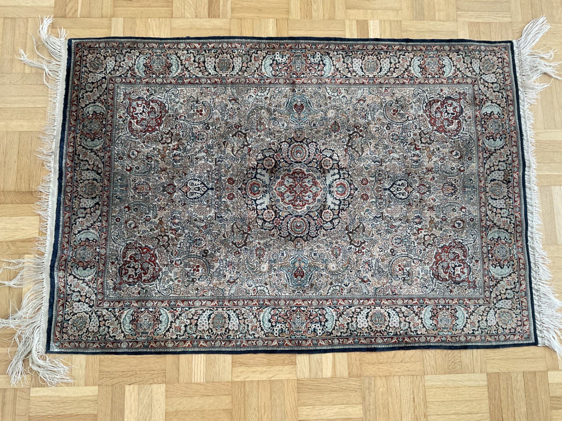 Teppiche: Hereke (chin.?) aus Seide – Gebraucht aus Moosseedorf von MarcPSahli