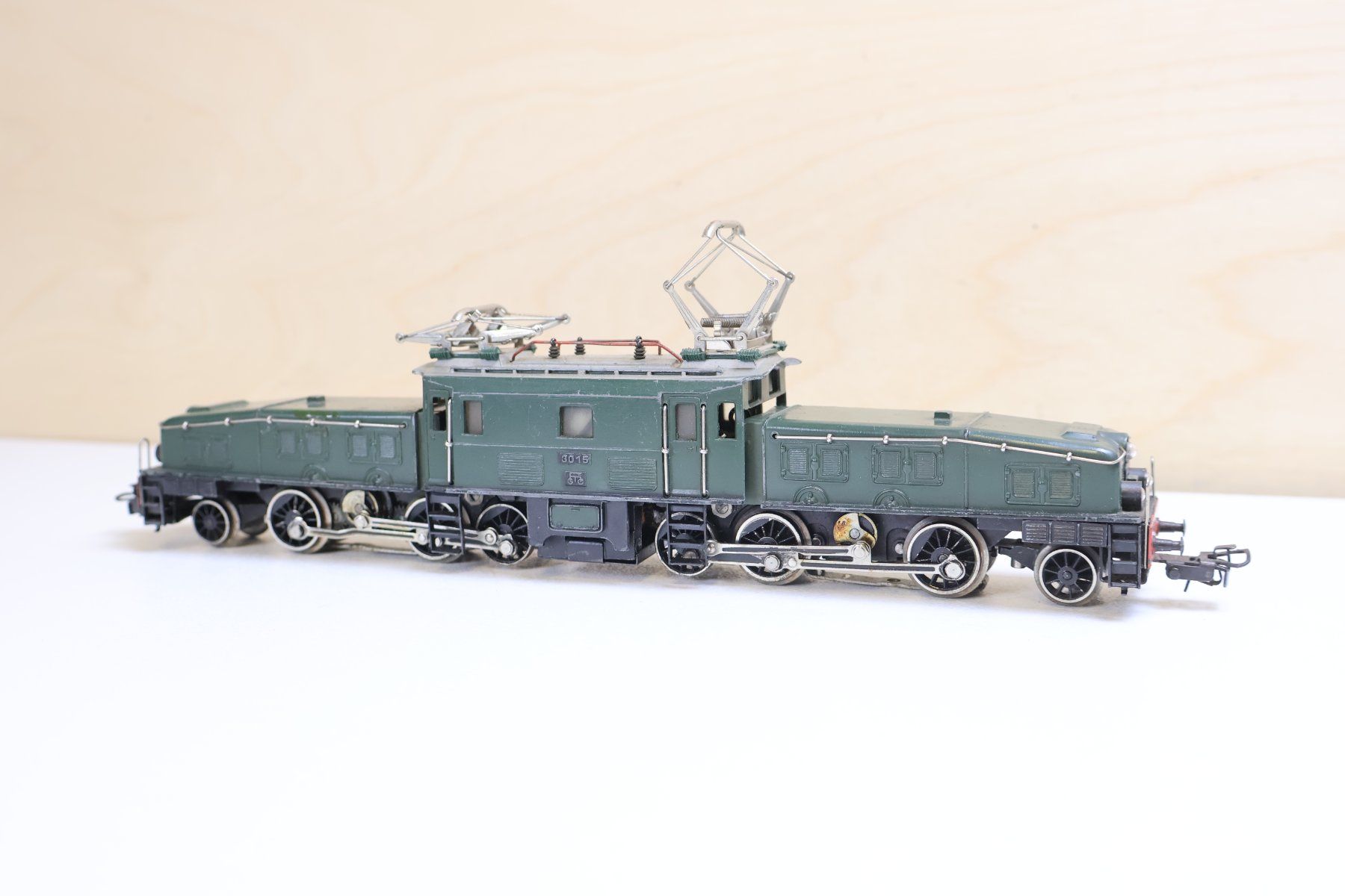 Märklin Modellini di ferrovie: Märklin SBB Krokodil E-Lok 3015 - Gussmodell – Difettoso da Winterthur venduto da Monstera 7