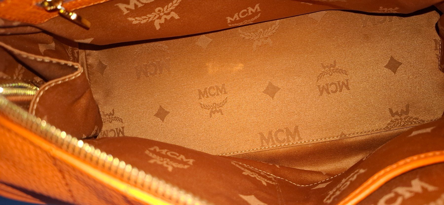 Mcm Sacs femmes: MCM mittelgrosse Tasche mit Schulterriemen – Neuf (Voir description) à Weggis par Jhmathis 8