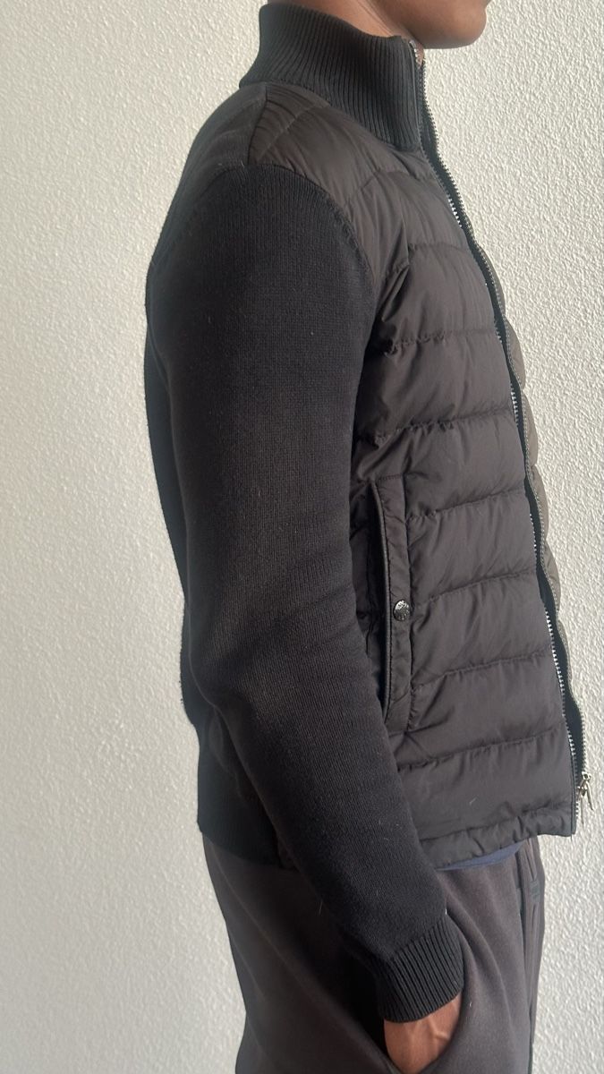 Moncler Giacche: Moncler Cardigan Schwarz – Usato da Kloten venduto da jahrellnicholai 2