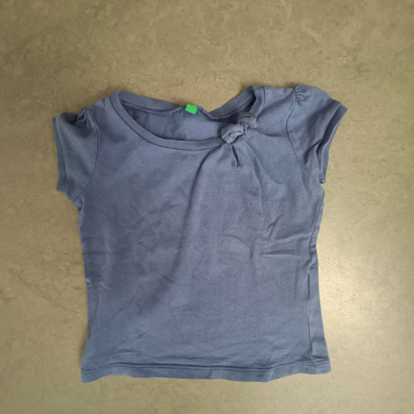 Benetton Blusen, T-Shirts & Tops: T-Shirt Grösse 80 – Gebraucht aus Jaberg von urig17.