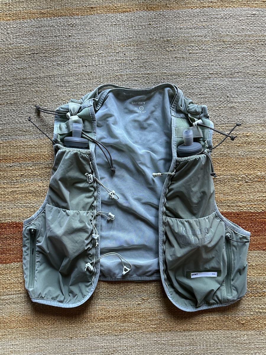 Satisfy Top: Washed Green Satisfy Running Trail Vest – Nuovo (secondo la descrizione) da Villars-Burquin venduto da Iliasso