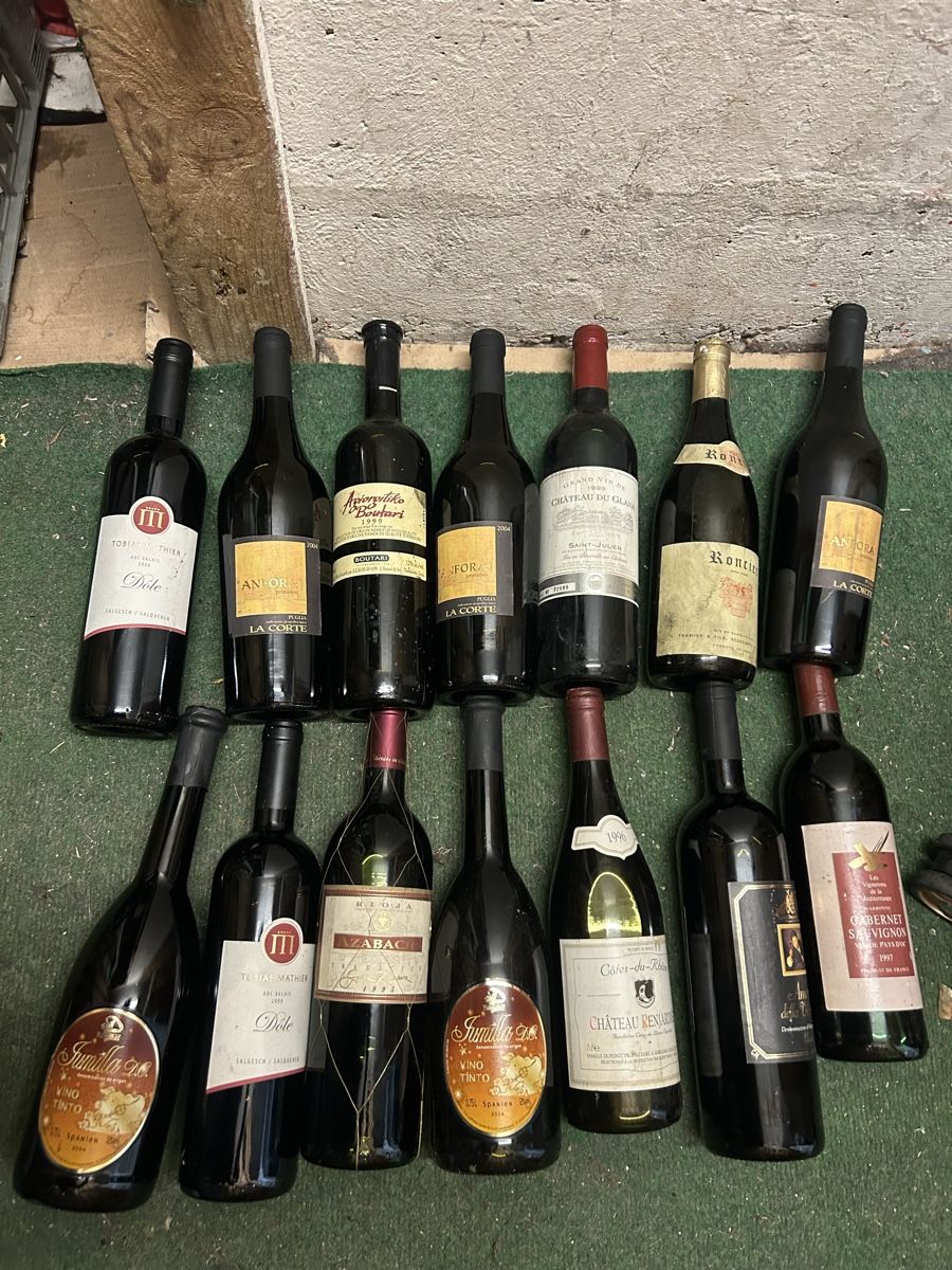 Vino: Weinen 14 Stk  – Usato da Basel venduto da Krisztina.na