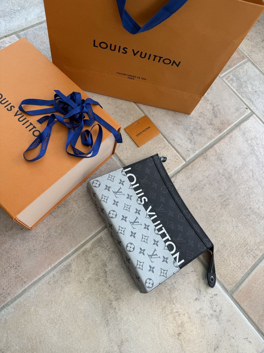 Louis Vuitton Borse: Louis Vuitton Split Pochette MM Tasche / Clutch – Usato da Ellighausen venduto da privateseller