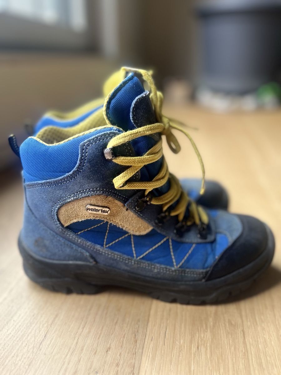 Scarpe per ragazzi: Wanderschuhe Kinder Gr. 38 – Usato da Davos Platz venduto da Infinity795 1