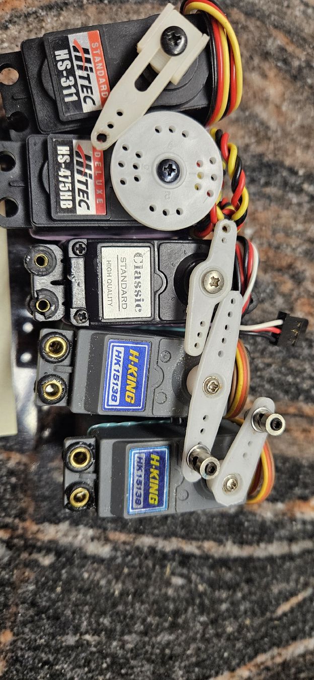 Modellismo RC: Lot de servos divers ( digit.) – Usato da Bure venduto da cla_sk6s 2