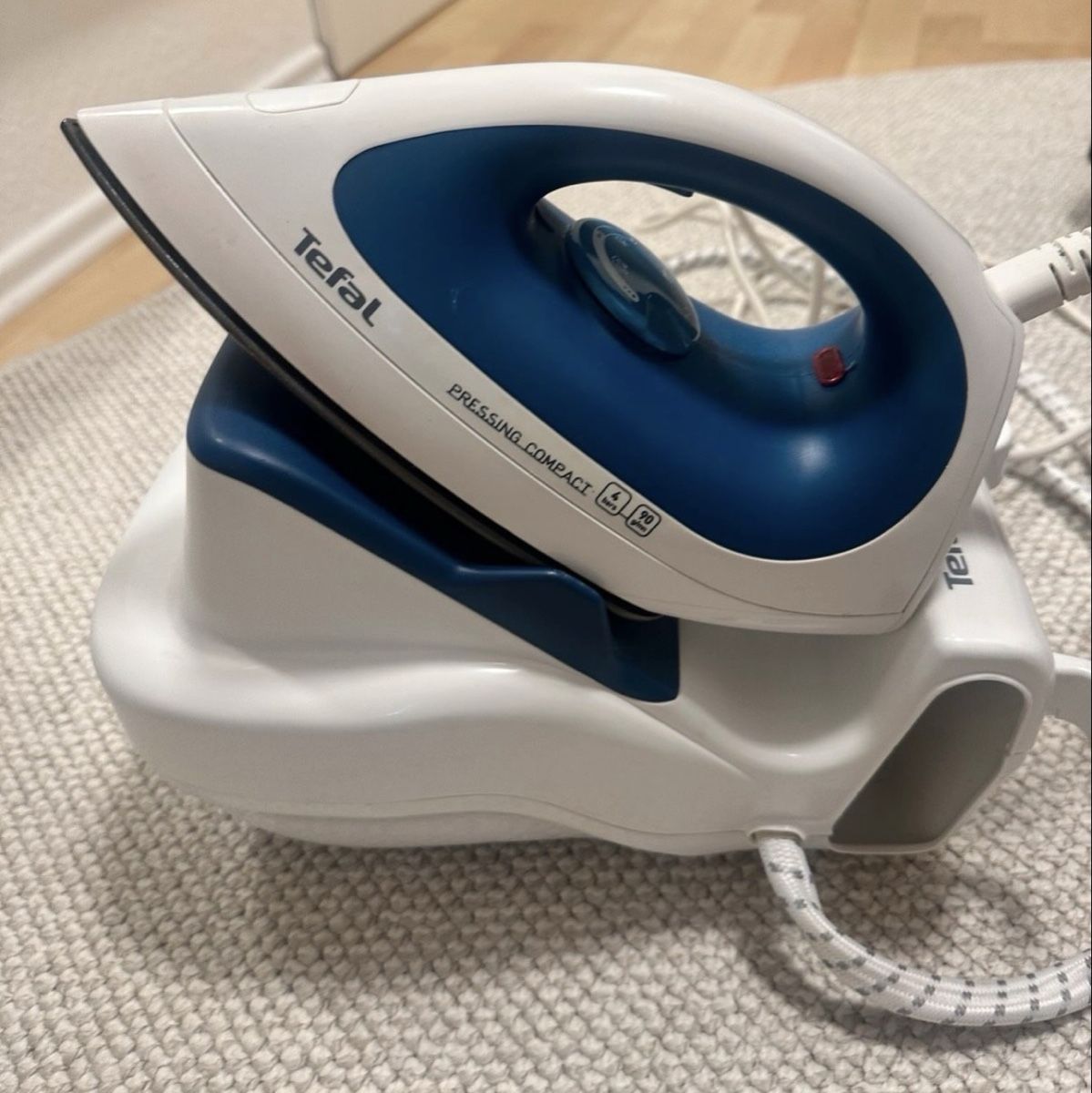 Tefal Bügeleisen: Tefal Dampfbügeleisen Pressing Compact – Gebraucht aus Thun von dan_9bcr