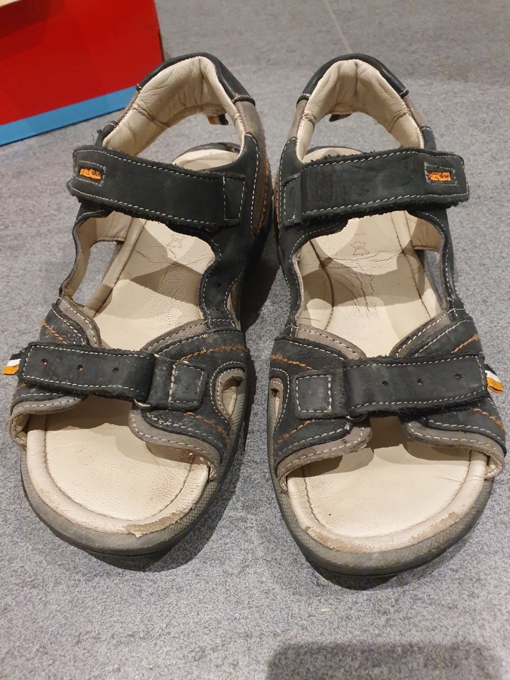 Schuhe für Jungen: Sandalen 2x Grösse 33 + 34 – Gebraucht aus Altendorf von MiriCaj 1