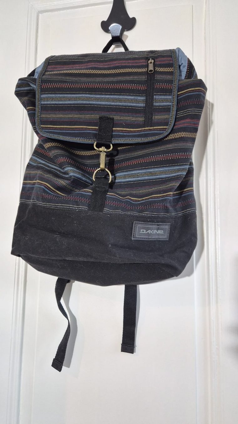 Dakine Zaini: Dakine Rucksack gestreift – Usato da Nidau venduto da biasutti