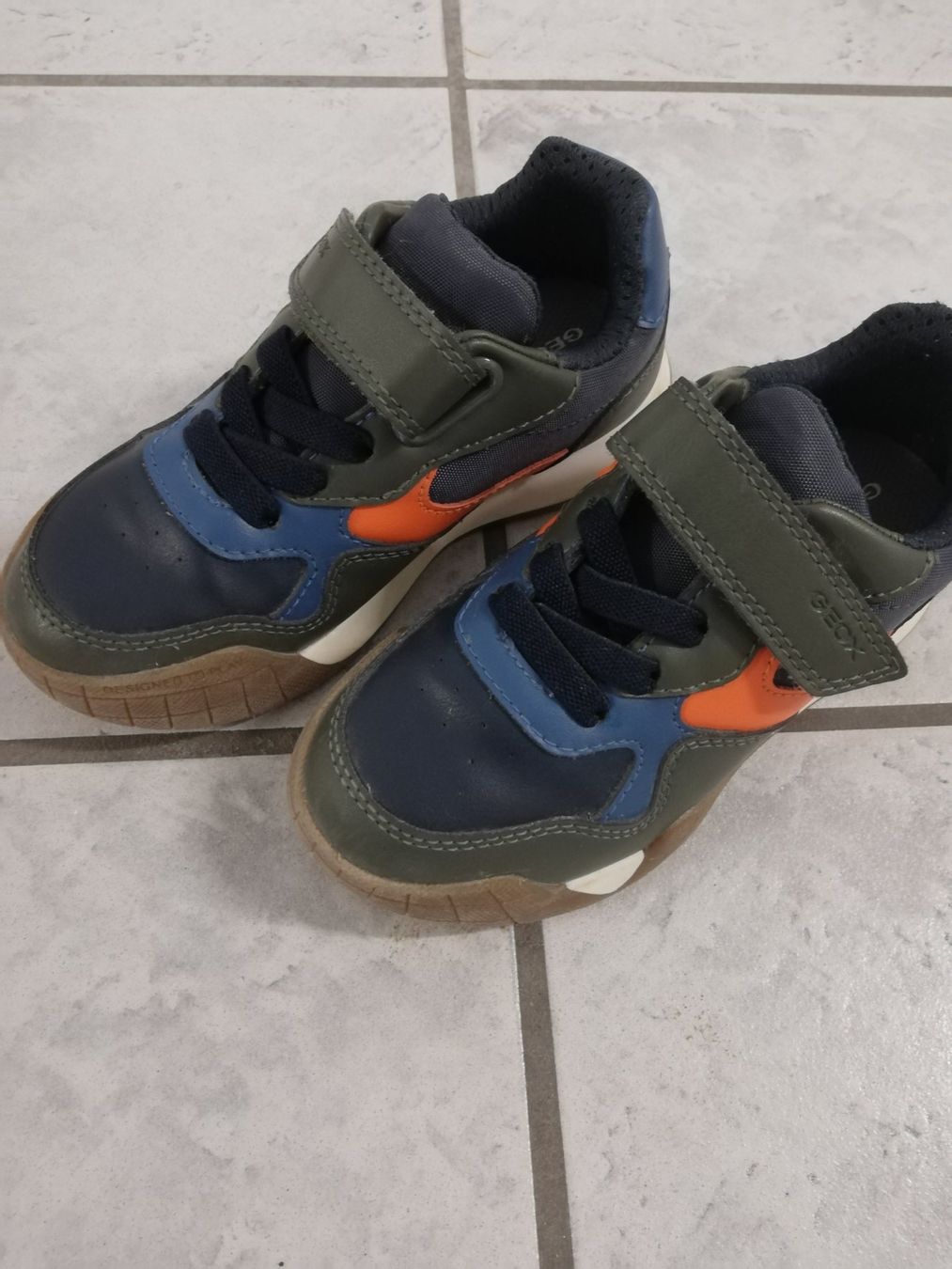 Geox Scarpe per ragazzi: GEOX Kindersneakers Gr 28 – Usato da Untersiggenthal venduto da Marlen59