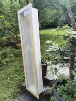 Wandvitrine aus Holz weiss mit Glastür