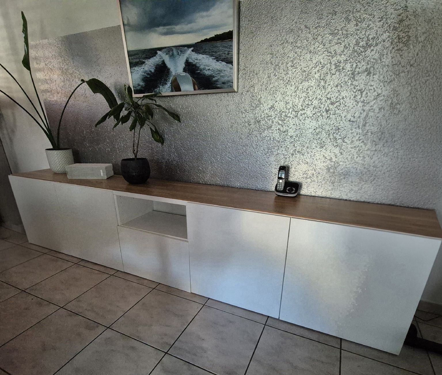 Ikea Cassettiere: Sideboard weiss mit Holzoberfläche, 3m – Usato da Sarmenstorf venduto da Vitruvian1516