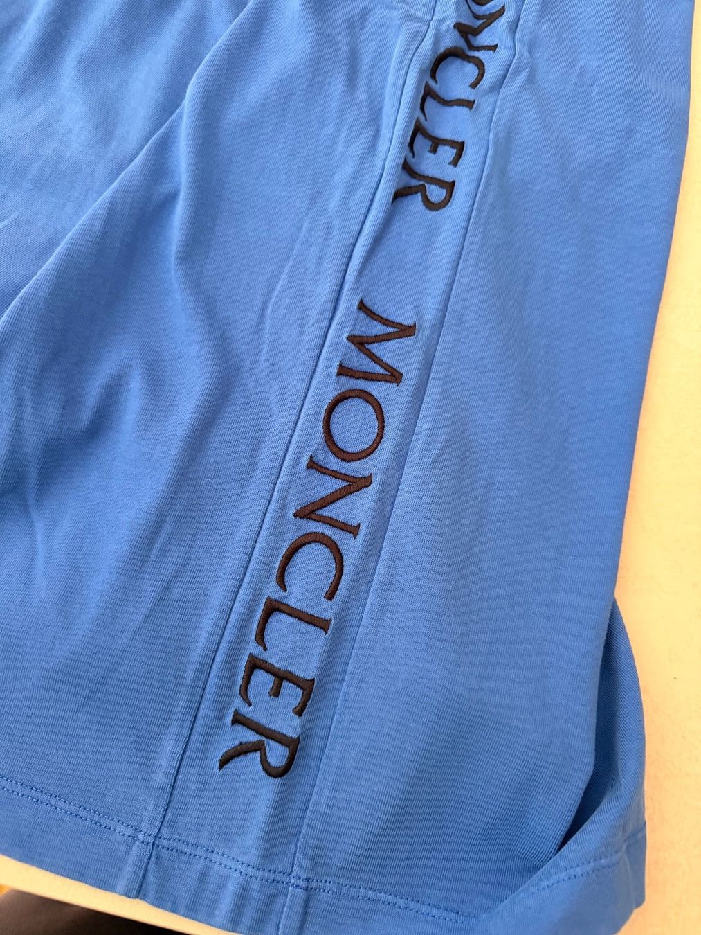 Moncler T-shirt: Moncler T-Shirt – Usato da Chambésy venduto da rob_gl27 1