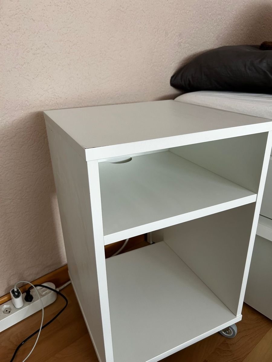 Ikea Comodini: Weisser Ikea Nachttisch / Rollcontainer – Usato da Ettiswil venduto da sunnysimi 1