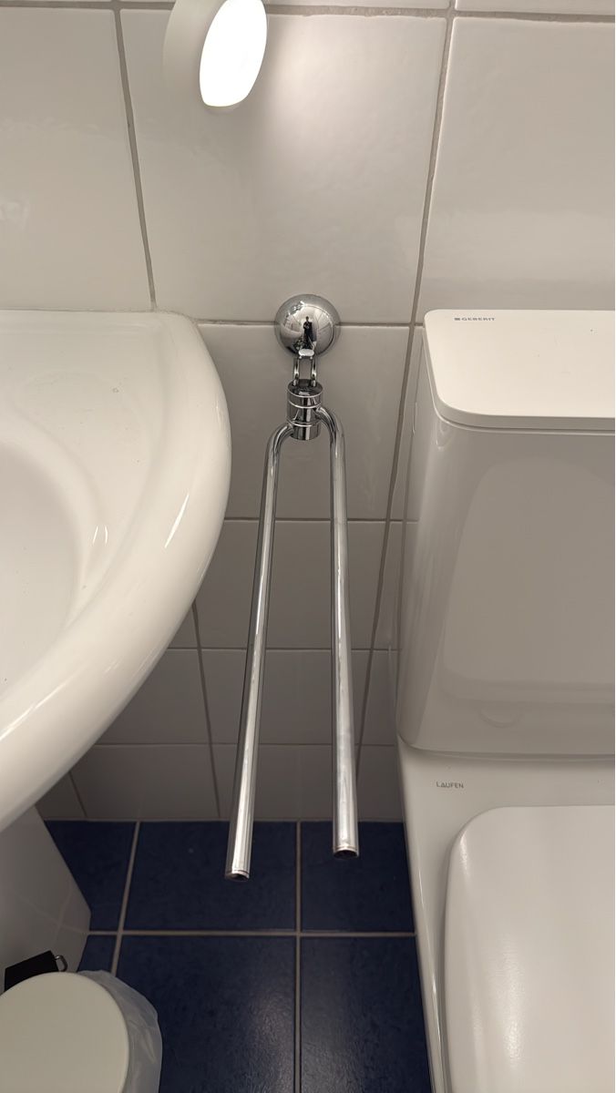 Portasciugamani: Handtuchhalter Doppelarm, verchromt – Usato da Flawil venduto da DJackee