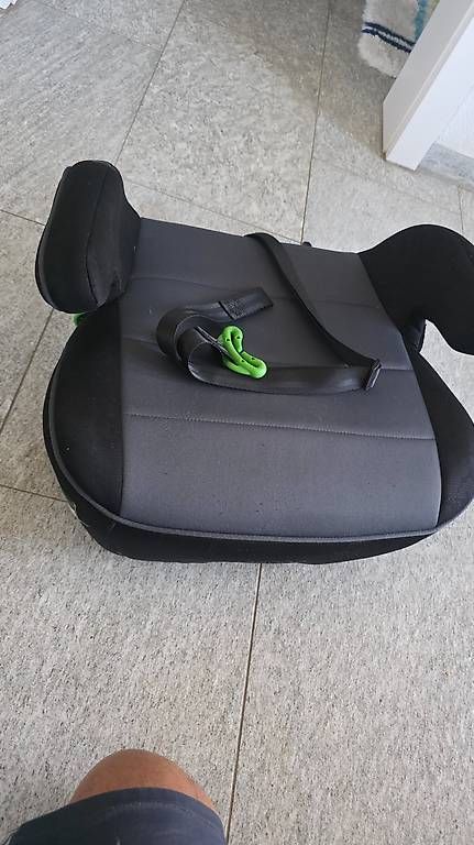 Sièges auto: Sitzerhöhung Junior Isofix – D'occasion à Uznach par Brandaoleao 1
