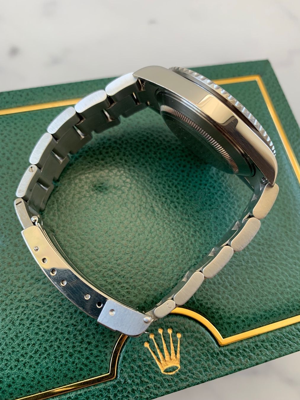 Rolex Orologi: Rolex Submariner Kermit FLAT 4 16610LV - CH-Fullset – Usato da Dotzigen venduto da 24SevenSwiss 4