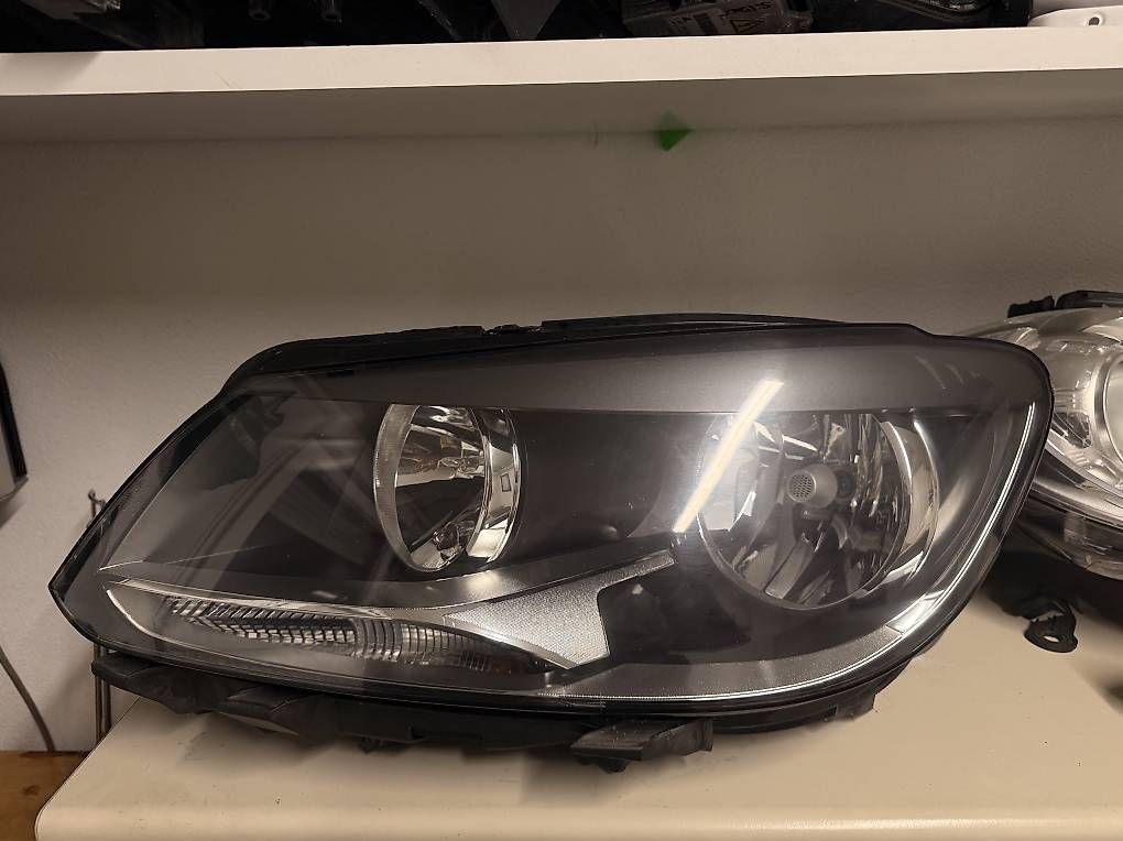 Scheinwerfer:  VW Touran Scheinwerfer (2010?2015). – Gebraucht aus Udligenswil von Sch2s