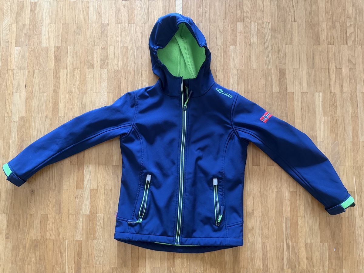 Trollkids Vestes & Manteaux: Trollkids Softshelljacke Gr 140 – D'occasion à Basel par syl_xt7q