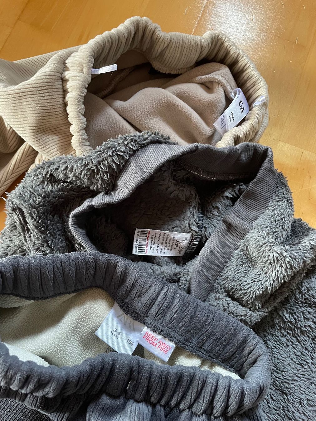 Lotti & Set di vestiti: Hose warm Gr 104 – Usato da Hüntwangen venduto da fra_7nd2 1
