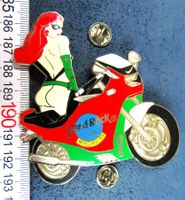 HARD ROCK CAFE MACAU COCA-COLA MOTORACING 2NÄGEL-PIN 70mm