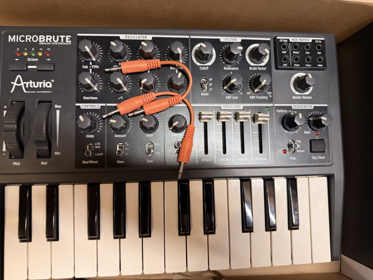 Arturia Strumenti musicali: arturia microbrute analog synthesizer – Nuovo (secondo la descrizione) da Zürich venduto da JoseGonz 1