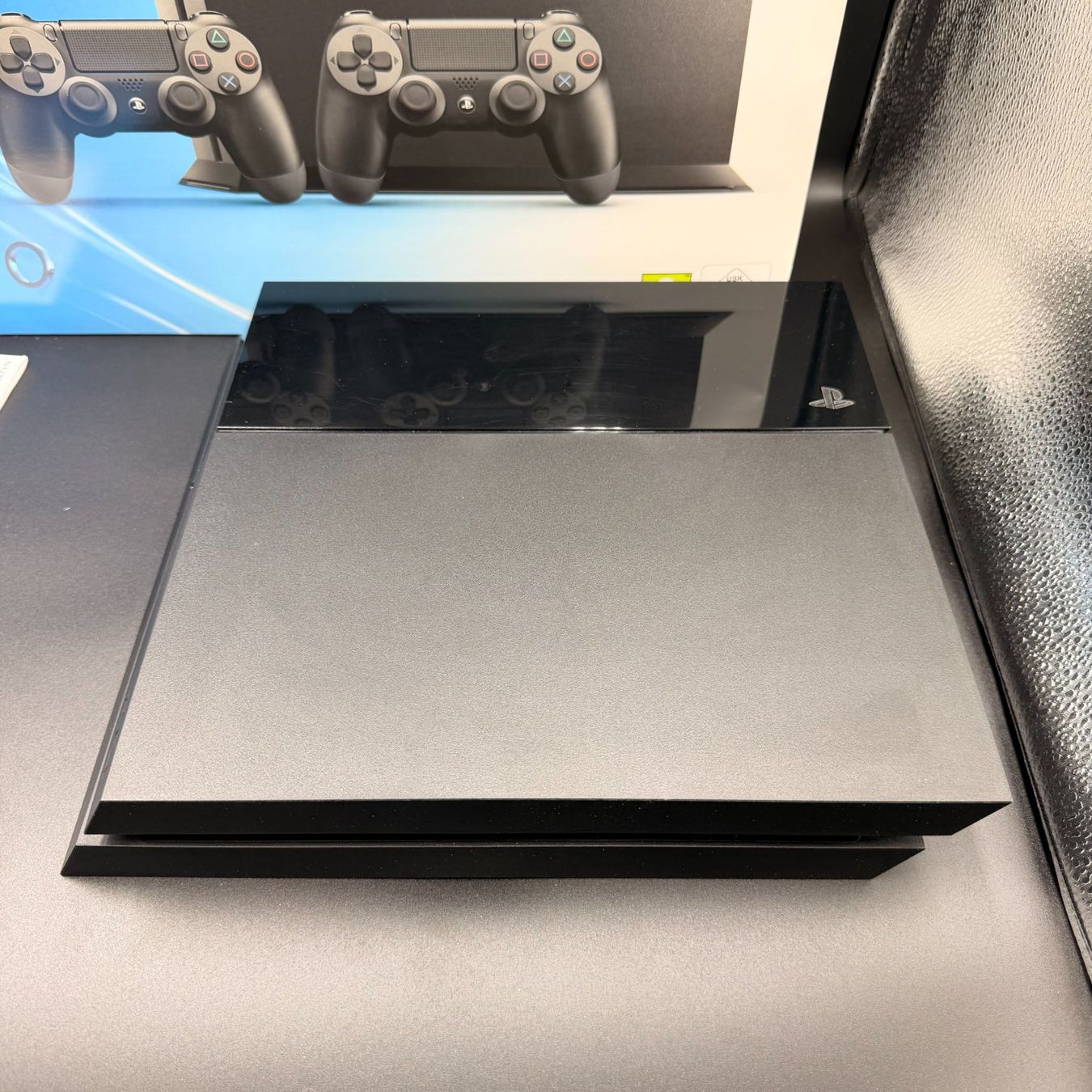 Sony Console: Sony PlayStation 4 Konsole schwarz Version: 8.00 – Usato da Düdingen venduto da Nerdworld 1