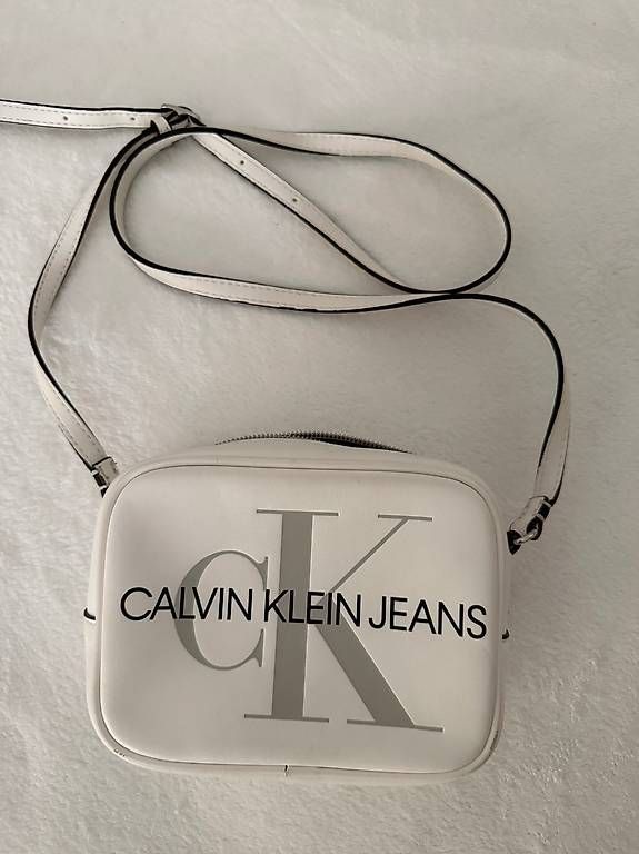 Calvin Klein Borse da donna: Sac à main blanc Kalvin Klein – Usato da Sion venduto da nao_2cg5