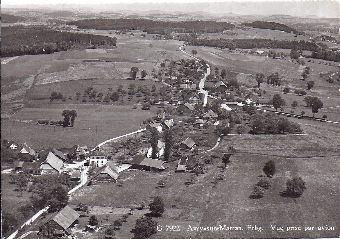 Cartes postales: AVRY - sur - MATRAN, vue aérienne – Neuf (Voir description) à Les Verrières par Scampi0