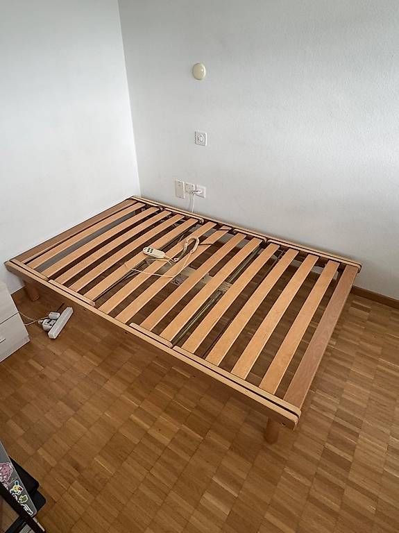 Lits: Bettgestell ELEKTRISCH  – D'occasion à Zürich par sat_7wbv 1