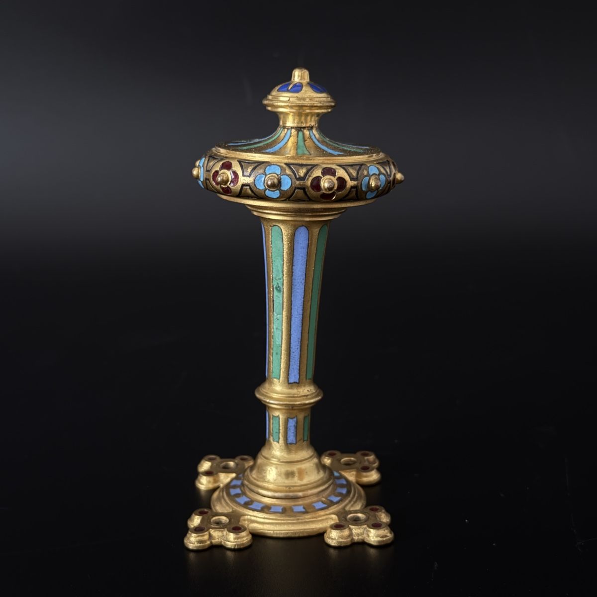 Eisenwaren: Antike Wandhaken oder ähnliches aus Ormolu und Emaille  – Gebraucht aus Luzern von downtonabbey 2